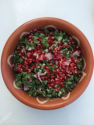 Kål med granatæbler og dressing Kale is King WEB ny