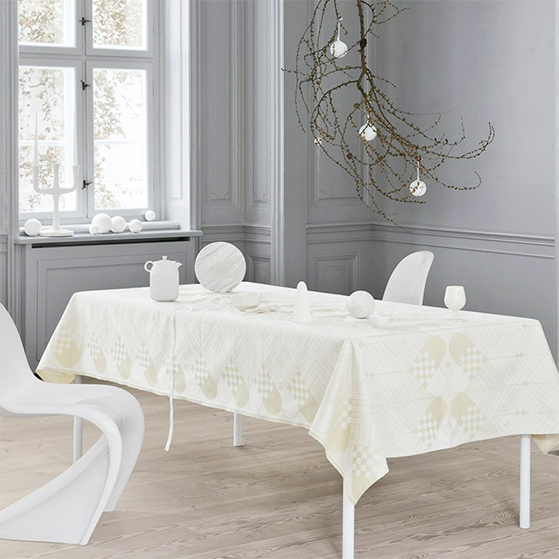 FET_DesignCircus_CHRISTMAS_TABLECLOTH__hite_Gold