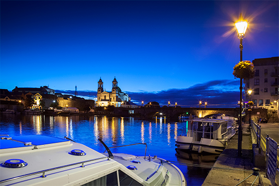 FET_rejseguide_Irland_Athlone_by_night-L