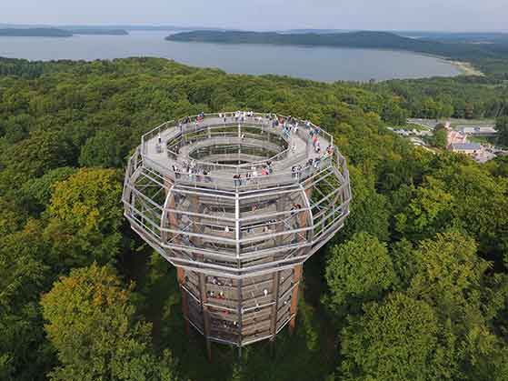 FET_Rejsereportage_NEZR_Treetop_walk_viewing_tower_view-to-the-Kleiner-Jasmunder-Bodden_2015_c_Ralf_Eppinger_pm