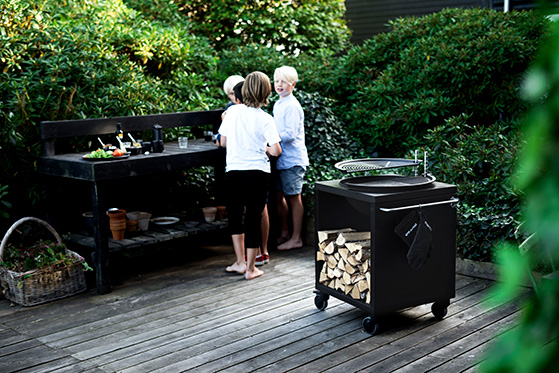 FET_Havetrends_Grill17_drenge_outdoorkatalog