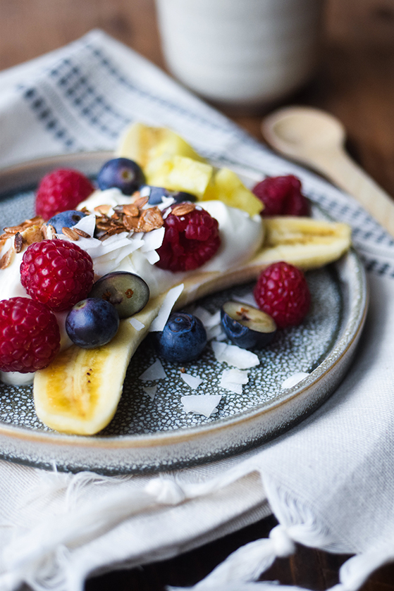 FET_Morgenmad_Banana-yoghurt-split-opskrift