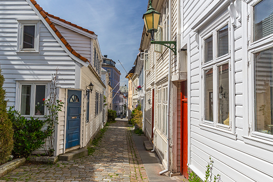 FET_Bergens-fine-bykvarterer-med-stejle-gader-indbyder-til-hyggelige-gå-ture.-Foto-Bergen-Reiselivslag
