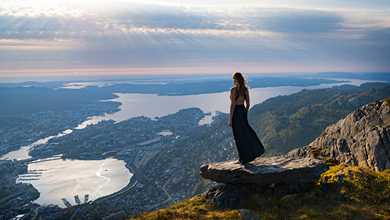 FET_Fra-bjerget-Ulriken-er-der-den-mest-fantastiske-udsigt-ned-over-byen.-Foto--Bergen-Reiselivslag