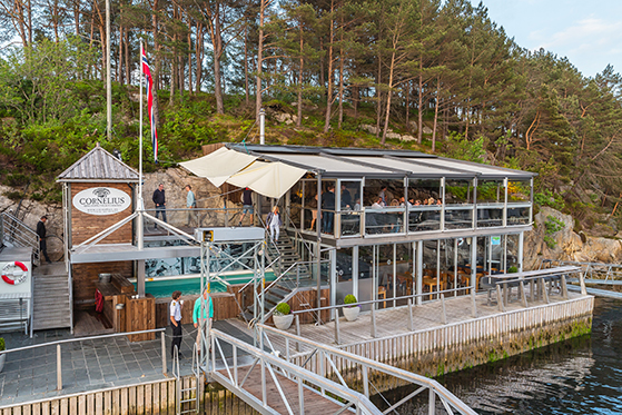 FET_Restauranten-Cornelius-ligger-på-den-lille-ø-Holmen-.-Foto--Bergen-Reiselivslag