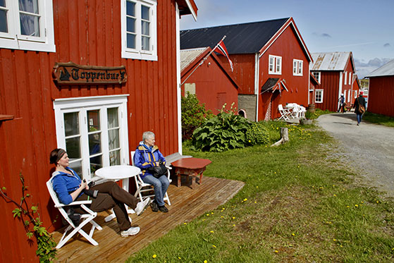 FET_Små-bitte-byer-på-mange-små-øer.-Vega-på-Helgelandskysten